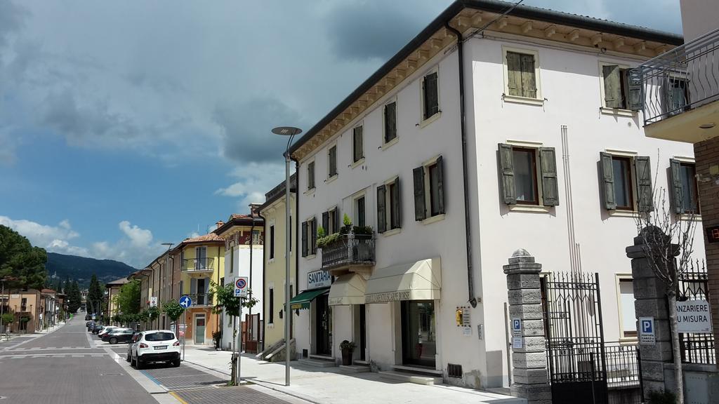 Aurora Appartamenti - A 150M Dall Ospedale Sacro Cuore Negrar Exterior foto